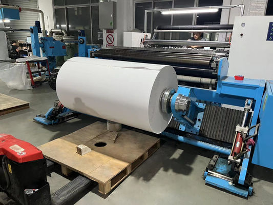 Tipo de pegamento para neumáticos Adesivo de etiqueta de PE Material del rollo 80 u espesor de la cara