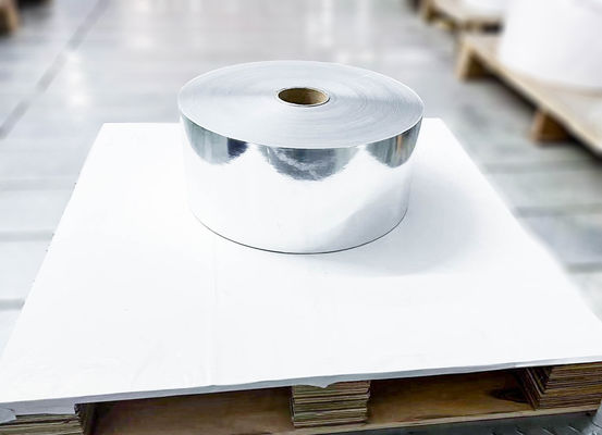 Papel de rollo Jumbo adhesivo BOPP de plata ligera de 50μ de espesor de cara pegamento sintético