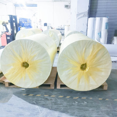 Materiales de etiquetas autoadhesivas PET transparentes Rollo de 25μ Espesor de superficie Extra pegajoso