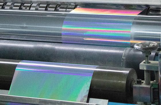 Adhesivo autoadhesivo de pegamento móvil de película holográfica rollo de espesor de superficie de 50 u