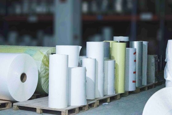 Papel de impresión Jumbo térmico blanco Rollo de papel de 90 g espesor de papel resistente a los arañazos