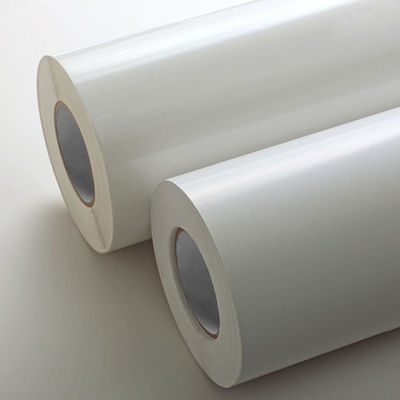 Material de etiqueta impresa de papel recubierto de 80 gramos con un grosor de 72±5% y una resistencia a la descamación ≥ 9N 90°