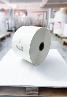Buen precio Papel revestido de PE transparente impermeable, rollo de papel de 62 g espesor de papel vidrio en línea