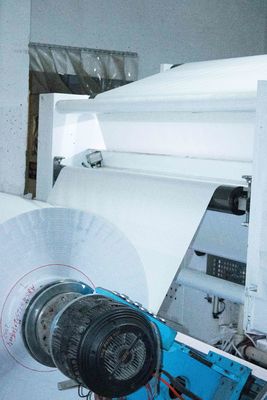 Buen precio Papel revestido con pegamento móvil tipo PE, papel blanco pegajoso de papel normal en línea