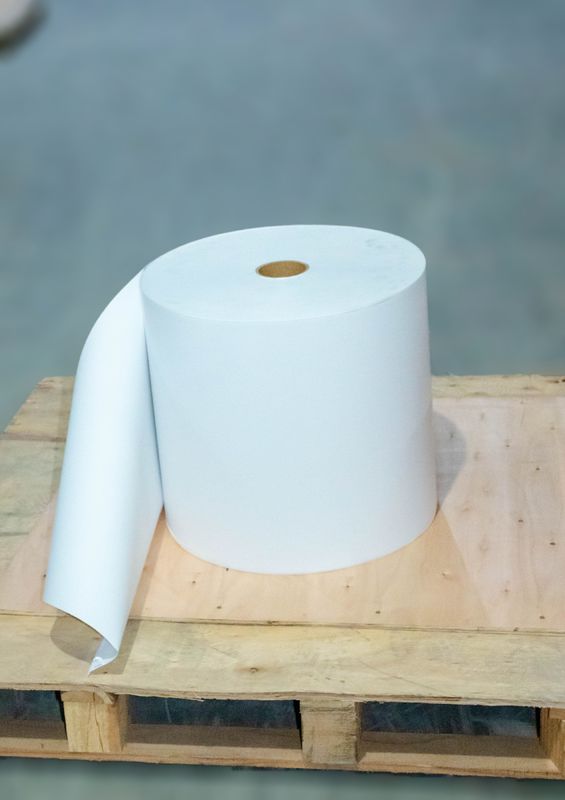 Papel térmico resistente a los arañazos Jumbo Roll de alta viscosidad Stong Tipo de espalda pegajosa