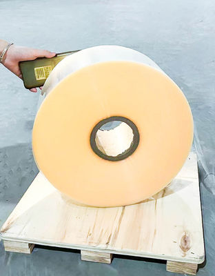 Buen precio Material de etiqueta transparente de BOPP, papel autoadhesivo Jumbo Roll en línea