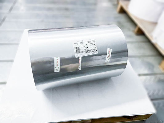 Buen precio Etiquetas en blanco impermeables BOPP adhesivo Jumbo Roll 75μ de espesor de la cara pegamento de aceite en línea