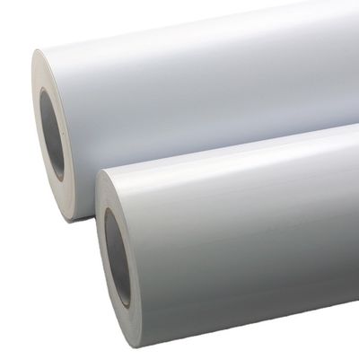 Buen precio 80gm Papel recubierto para la impresión de etiquetas Material de revestimiento Peso g/m2 60±5% Adhesión inicial ≥14N en línea