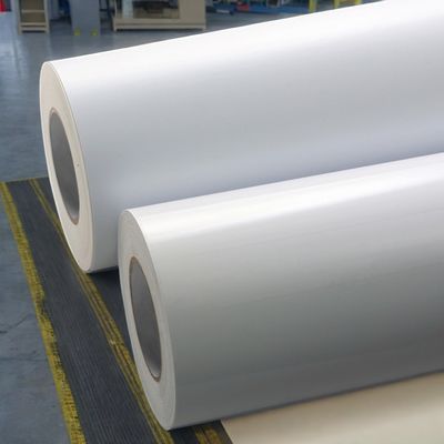 Buen precio 80±5% de peso de la capa 70±5% de grosor de la capa Material de etiqueta para impresión en papel recubierto en línea